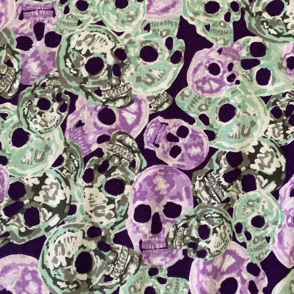 LuLaRoe skull XS t shirt - Picture 2 of 4